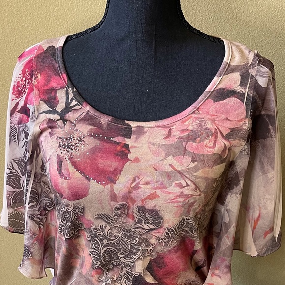 Women’s floral ESPRESSO blouse with studs.  Size S - Picture 4 of 8